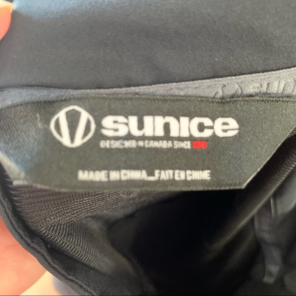 Sunice Black Lightweight Zip Jacket - Picture 5 of 6